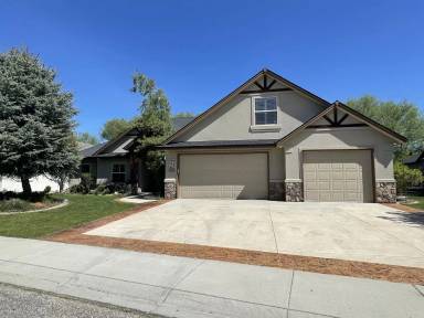 Main picture of 558 W Colchester Dr