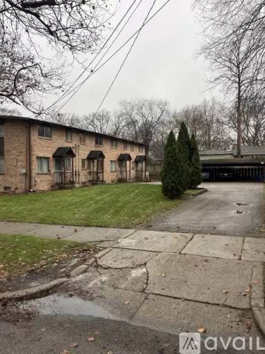 Main picture of 1261 Northfield Ave NE