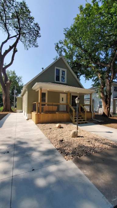 Main picture of 1111 Peach St