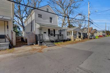 Main picture of 605 1st Ave