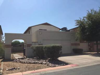 Main picture of 630 E Jensen St