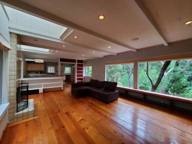 Main picture of 52 Marion Ave