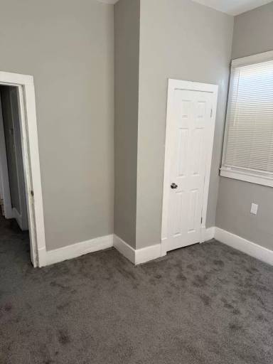 Main picture of 1025 W Whitney Ave