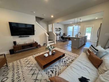 Main picture of 425 Hazelcote Rd