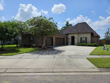 Main picture of 43283 Pond View Dr