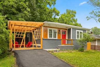 Main picture of 2120 Arlington Pl