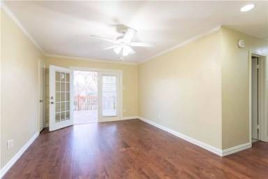 Main picture of 310 Overland Dr