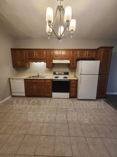 Main picture of 978 N Franklin Ave