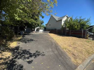 Main picture of 634 William St