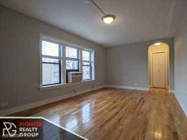 Main picture of 550 W Arlington Pl Apartments