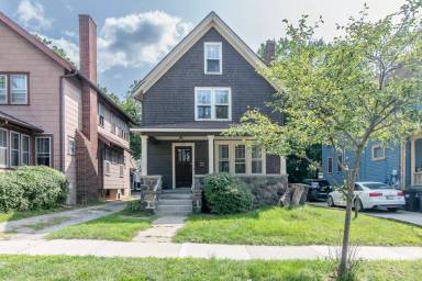 Main picture of 705 S Division St