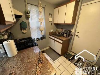 Main picture of 1428 W Erie St