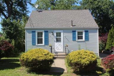Main picture of 1513 20th St NE