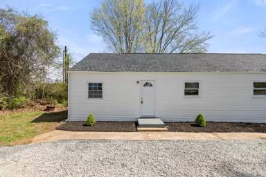 Main picture of 152 Hamilton Cir