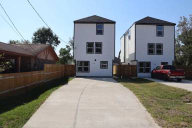 Main picture of 7928 Count St