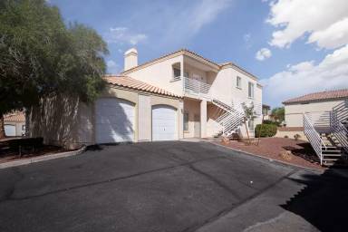 Main picture of Torrey Pines Condominiums