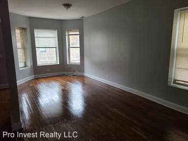 Main picture of 4915 S Calumet Ave