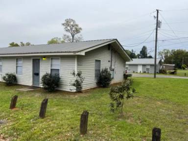 Main picture of 19474 Magnolia Ave