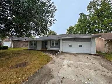 Main picture of 2633 S National Ave