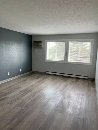 Main picture of 1501 College Way