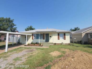 Main picture of 2741 SW Grand Blvd