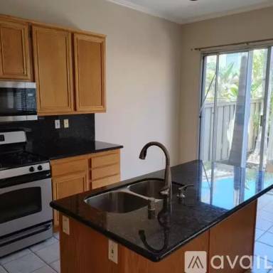 Main picture of 11759 Miro Cir