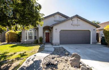 Main picture of 4635 N Olive Ave