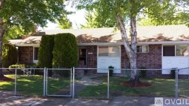 Main picture of 1521 E Robinson St