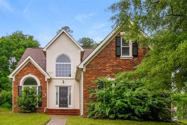 Main picture of 719 Trailing Rock Dr