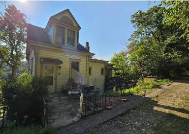 Main picture of 1003 Middle Rd