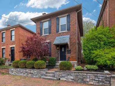 Main picture of 974 S Front St