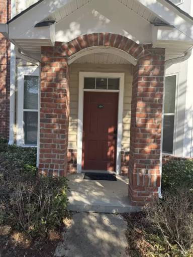 Main picture of 704 River Rock Way