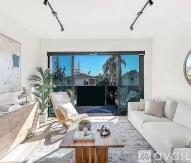 Main picture of 14755 Burbank Blvd