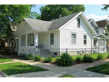 Main picture of 225 17th St NE
