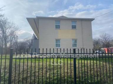 Main picture of 1043 College St