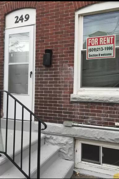 Main picture of 243 Grand St