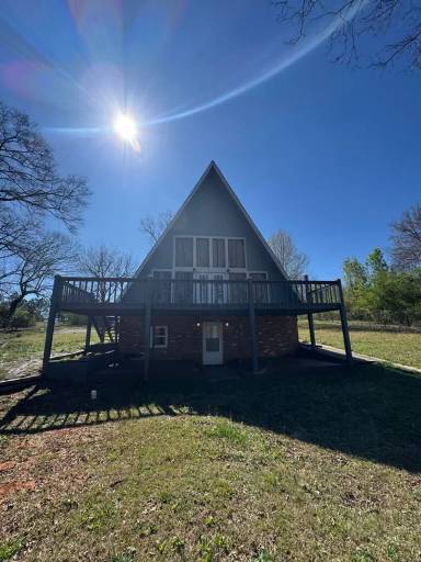 Main picture of 3938A-3938B Cloverdale Rd Apartments