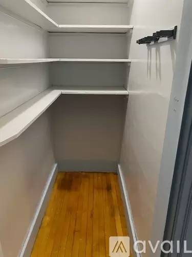 Main picture of 63 Orchard St