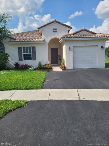 Main picture of 11909 SW 17th Ct