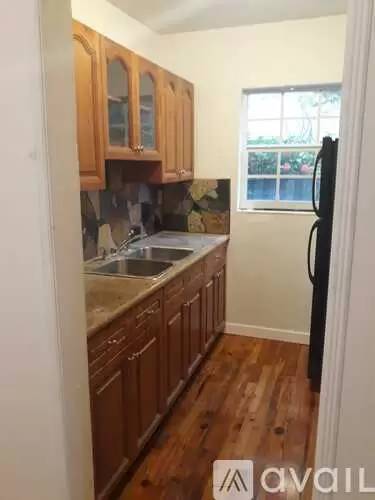 Main picture of 1401 S Le Jeune Rd