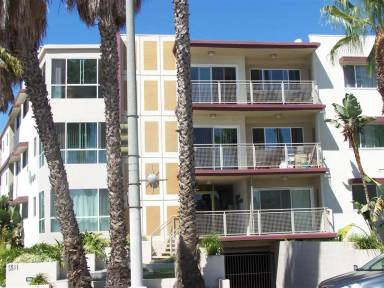 Main picture of 5511 W Olympic Blvd