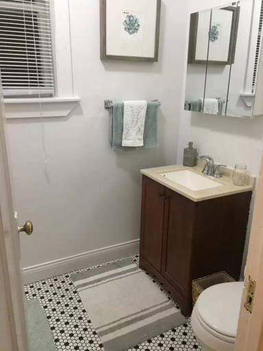 Main picture of 1401 W Irving Park Rd