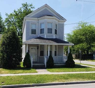 Main picture of 1277 W 27th St