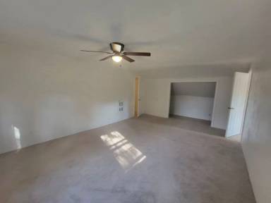 Main picture of 106 1st St