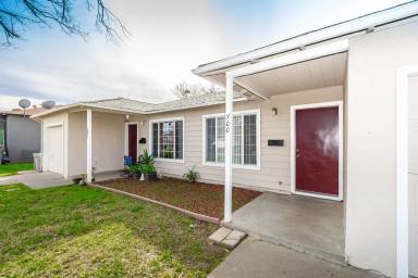 Main picture of 700 Poplar Ave