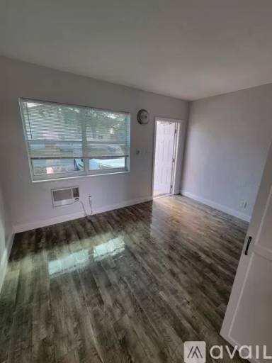 Main picture of 6041 SW 18th St