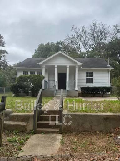 Main picture of 764 Matilda Pl NW