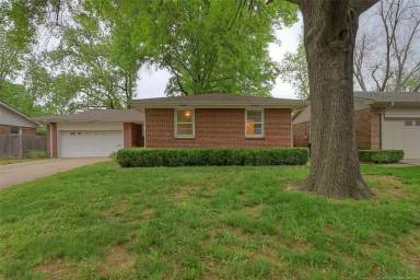 Main picture of 1527 E 54th Pl