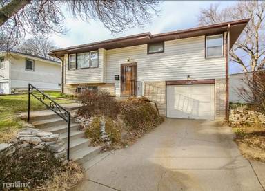 Main picture of 9146 Taylor St