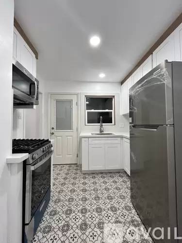 Main picture of 1535 Freeman Ave